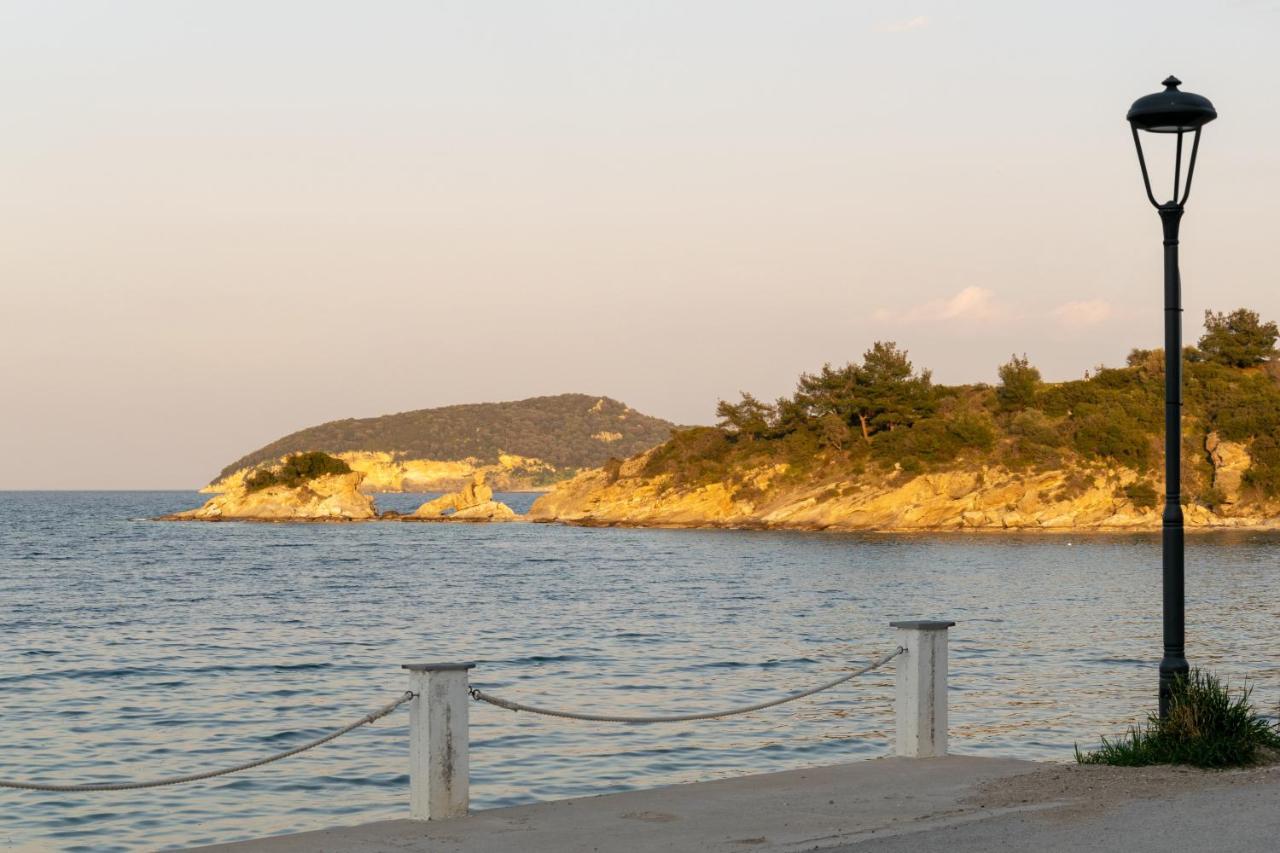 Villa Just On The Sea 2 Nea Iraklitsa Exterior foto
